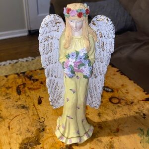 Angel candle holder